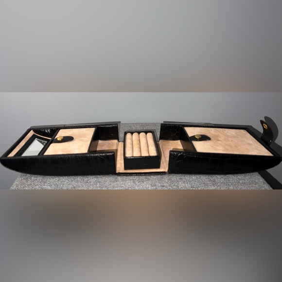 BLACK JEWELRY BOX (LIKE HANDBAG) - Picture 12 of 12